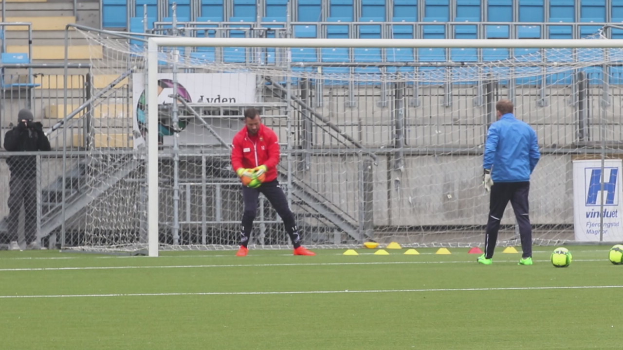 Radoslaw Janukiewicz klar for Godset